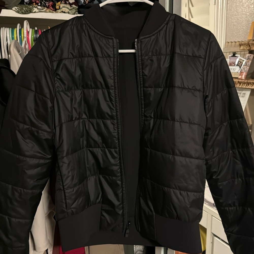 Lululemon Reversible jacket size Small.